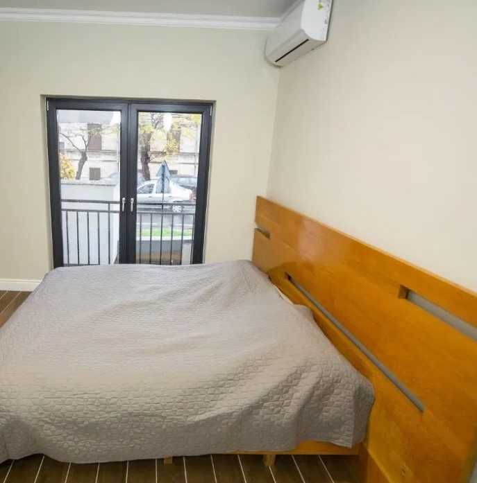 Дава се под наем Тристаен апартамент в Пловдив, Център - 90 кв.м за 275.4 € - Снимка #1