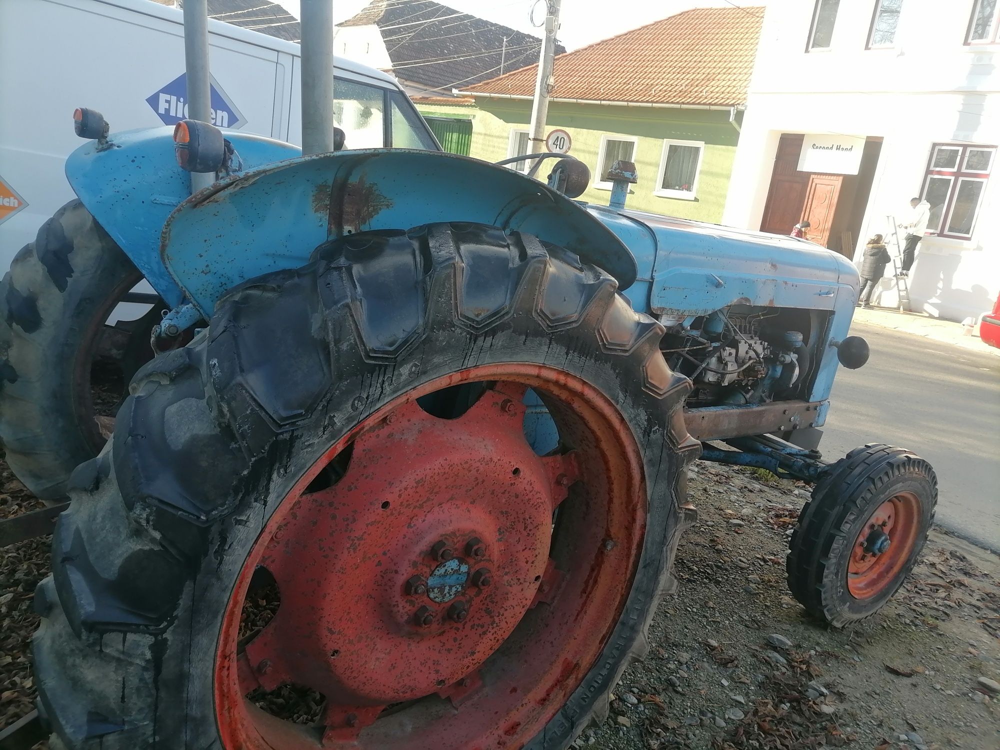 Vând tractor Fordson