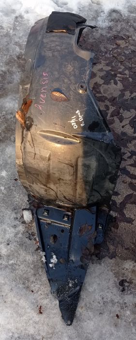 Тойота Авенсис.  2008/2011. Подкрылок. Передний. ПРАВЫЙ. Оригинал.