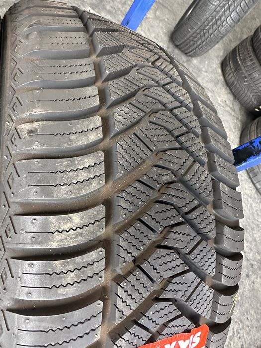 215/50/17 Maxxis M+S