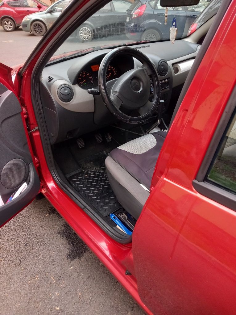 Vând Dacia Sandero