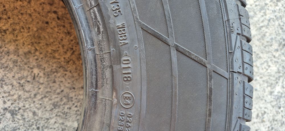 4 anvelope M+S noi Continental 225/70/15.Pretul este pe bucata.