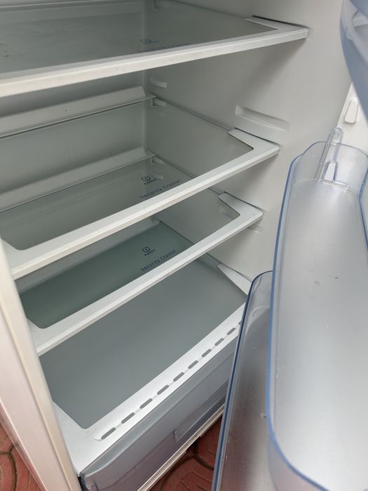 Indesit frigider folosit