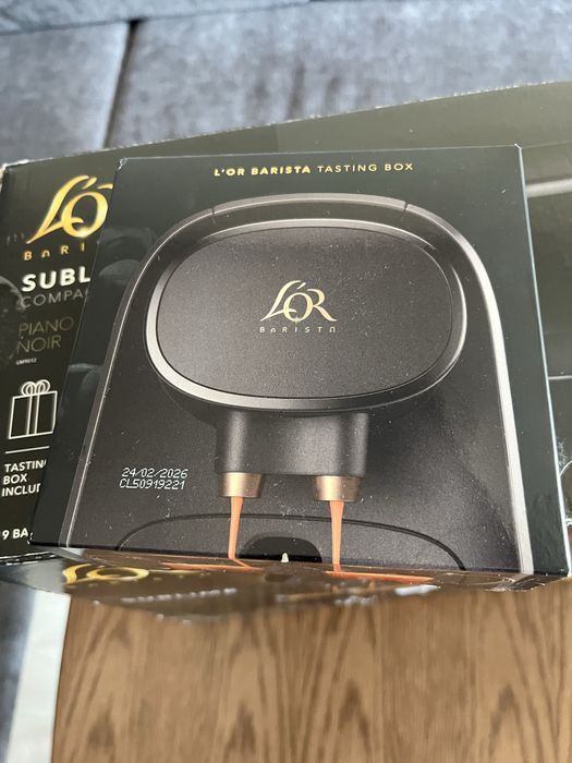 Продавам кафе машина Philips с капсули Nespresso