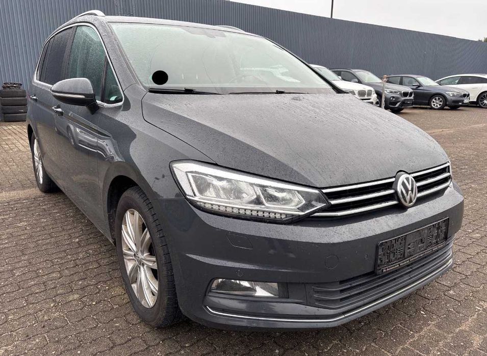 vw touran  2.0d dsg 2017 locatie Germania rate fixe far avans prin tbi
