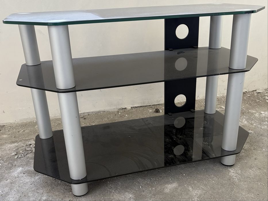 Маса за телевизор с колелца - използвана