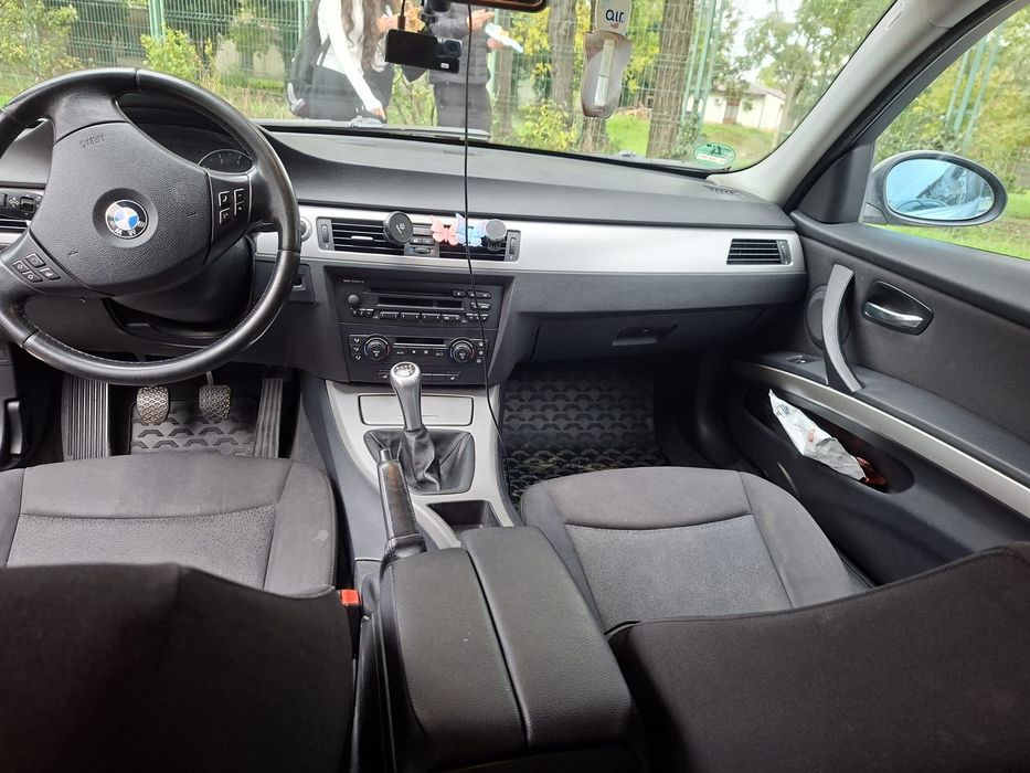 BMW Seria 3 E90, anul 2005, benzină, 234.000 km