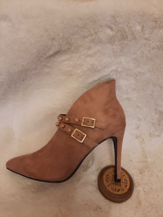 Боти на висок ток - различни модели