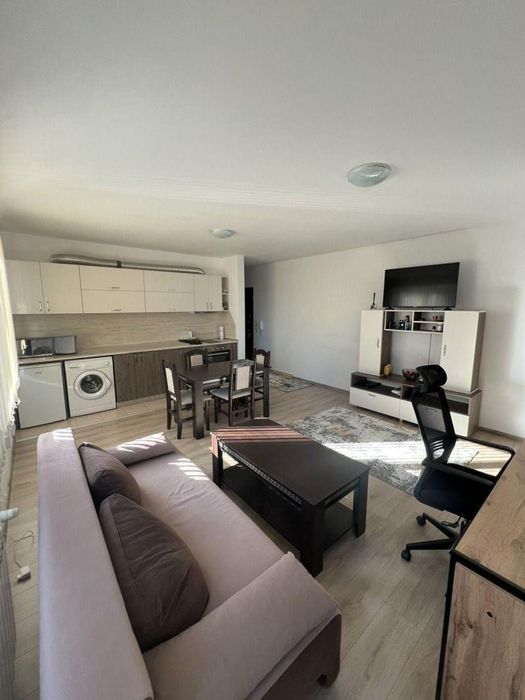 Двустаен апартамент в ж.к. Студентски град.