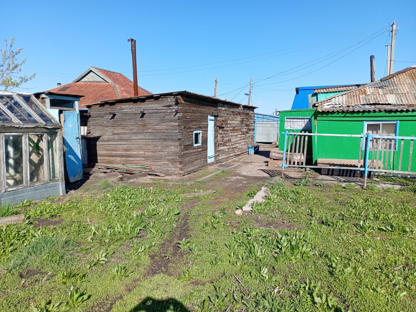 Продается дом. 3 комнаты,кухня, летняя веранда.