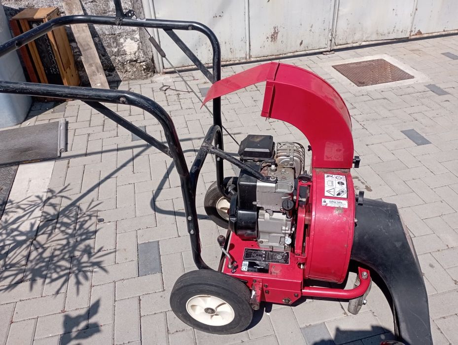 Aspirator curte pe benzina