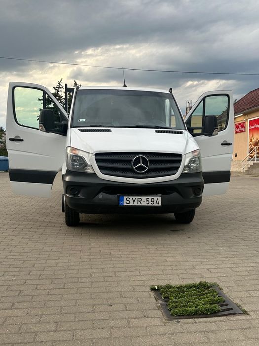 Mercedes basculabil in 3 parti