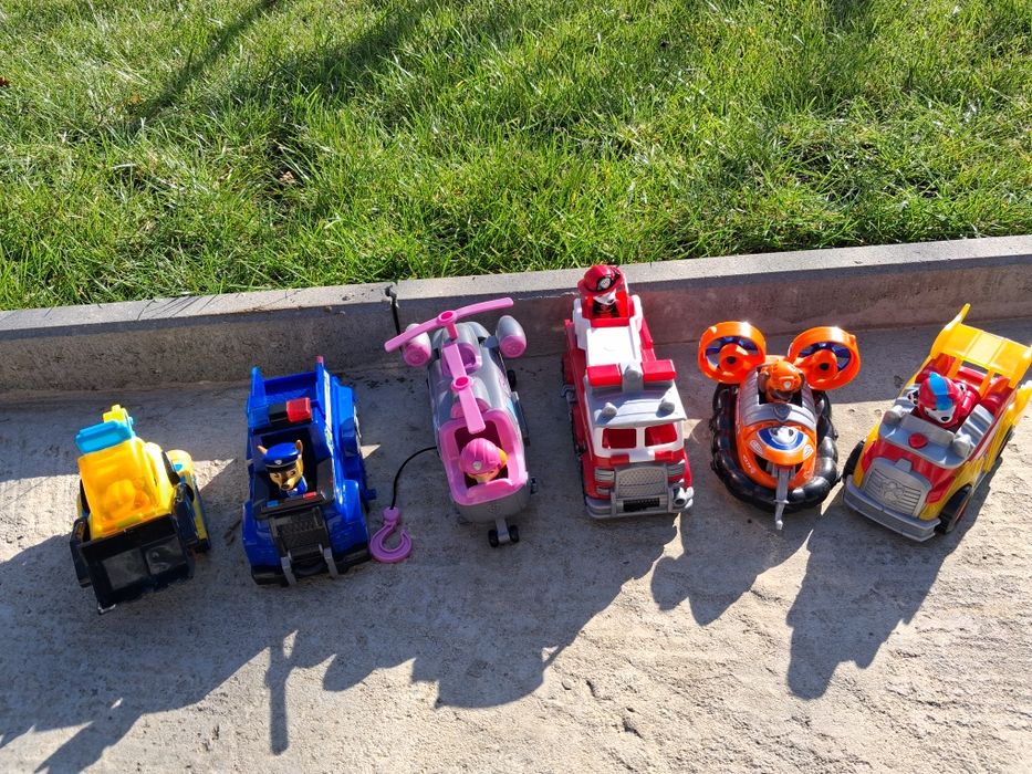 Vind set masini Patrula catelusilor