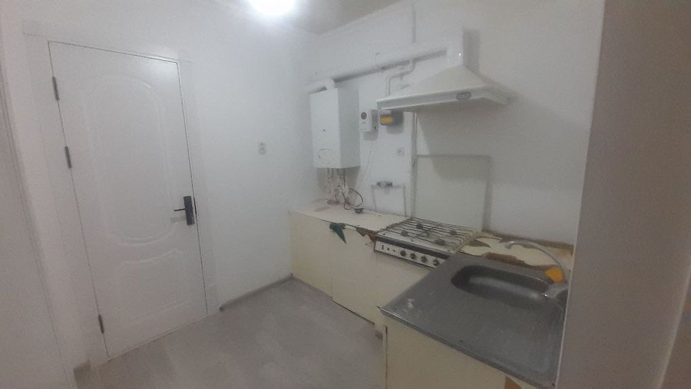 Квартира сотилади.2/1/1. 43.5кв.м. 25000.Файзли кўчаси.Чирчиқ аркада.