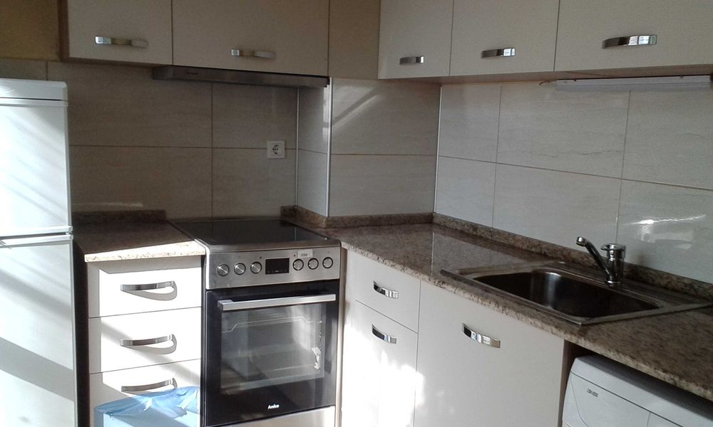 Ремонтиран- топ място до магазин „Кауфланд”  ул."Юнашка песен"