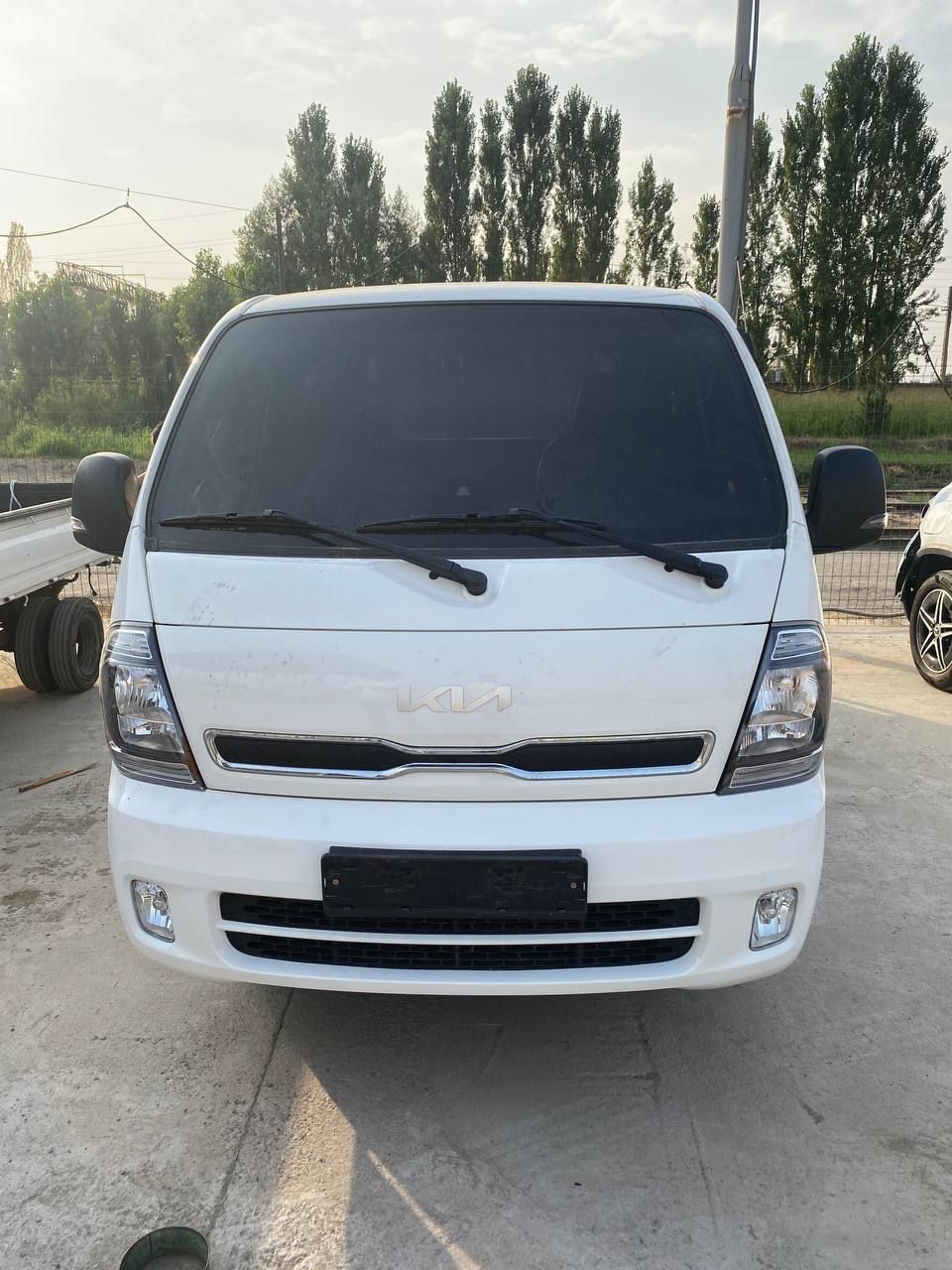 Kia bongo ideal sastiyanasi 2022yli