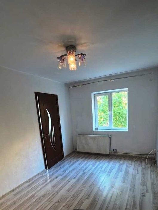Apartament 3 camere, etaj 1, cf 2, zona Unirii Sud