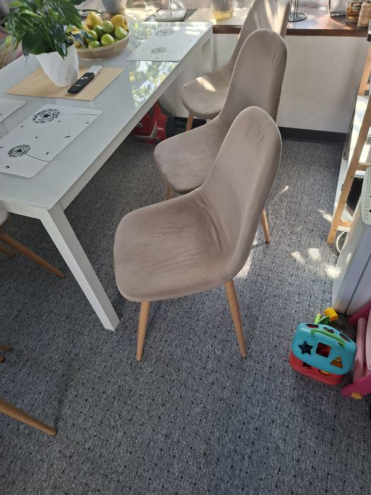 Vând scaune bucatarie/living