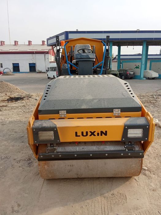 Каток для укатки асфальте