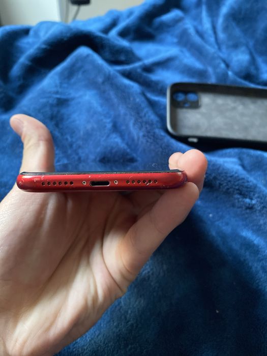 Iphone 11 red product