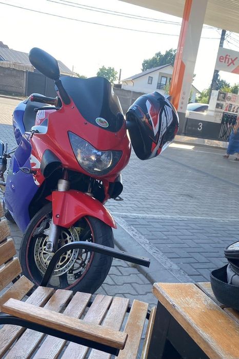 Vând honda cbr f4 600cc
