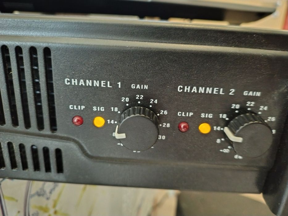 Amplificator stație Profesionala QSC