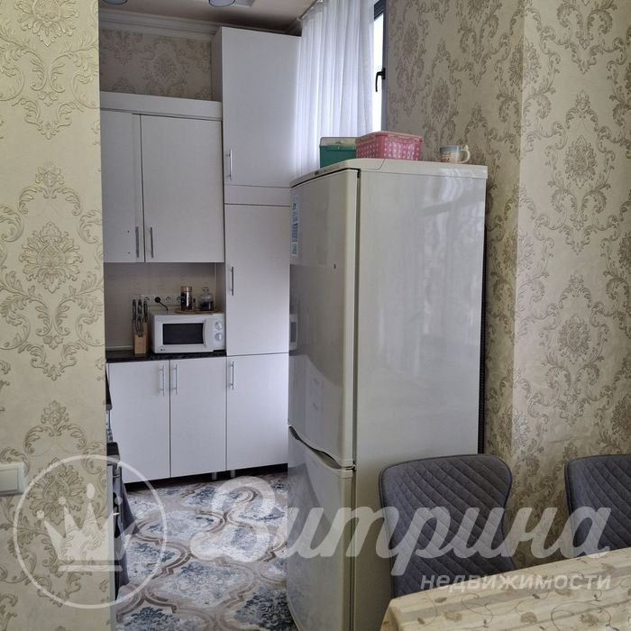 Срочно продается 2 х комнатная новостройка на Мирзо-Улугбекском районе
