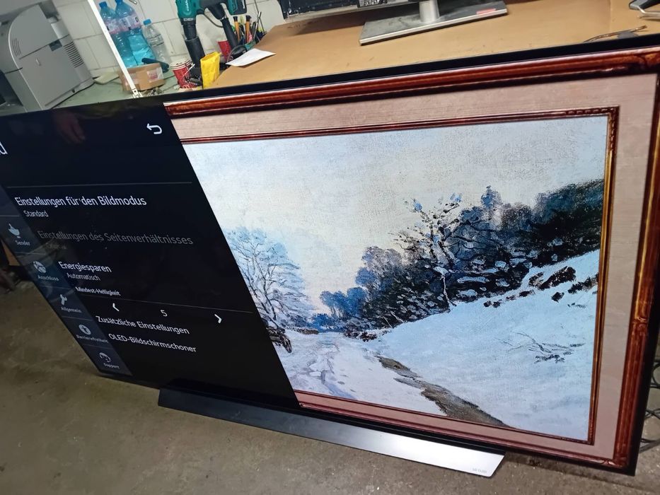 Телевизор LG 77 инча smart