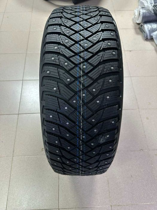 235 55 R20 зимние шины Goodyear Arctic 2 производство Германия 2024