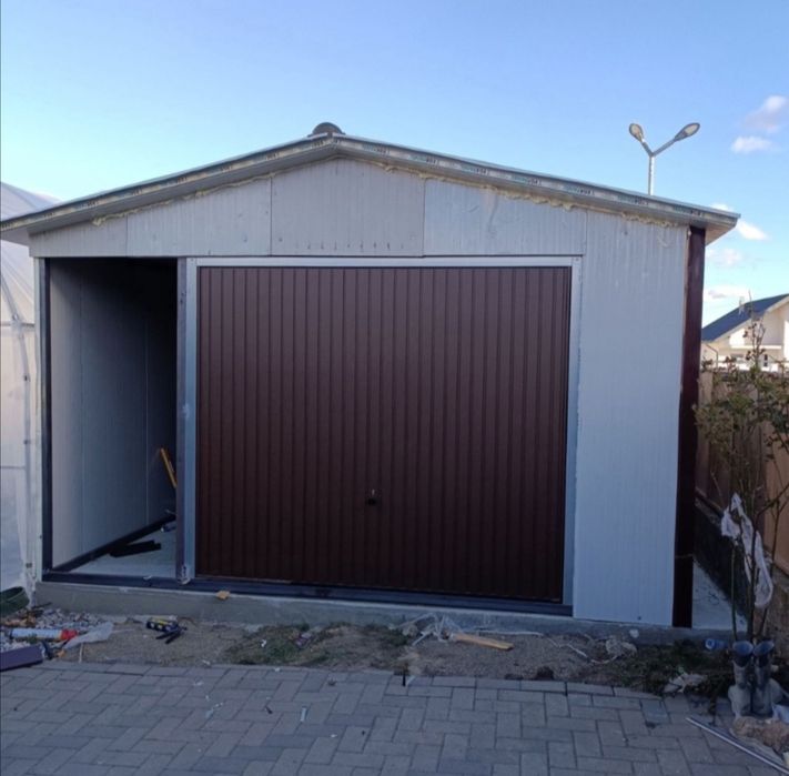 Vindem garaje auto și magazii