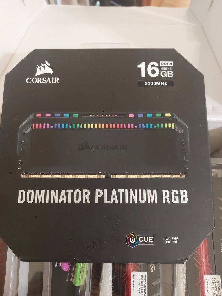16GB 3200Mhz G.Skill TridentZ RGB , Corsair Dominator RGB Platinum