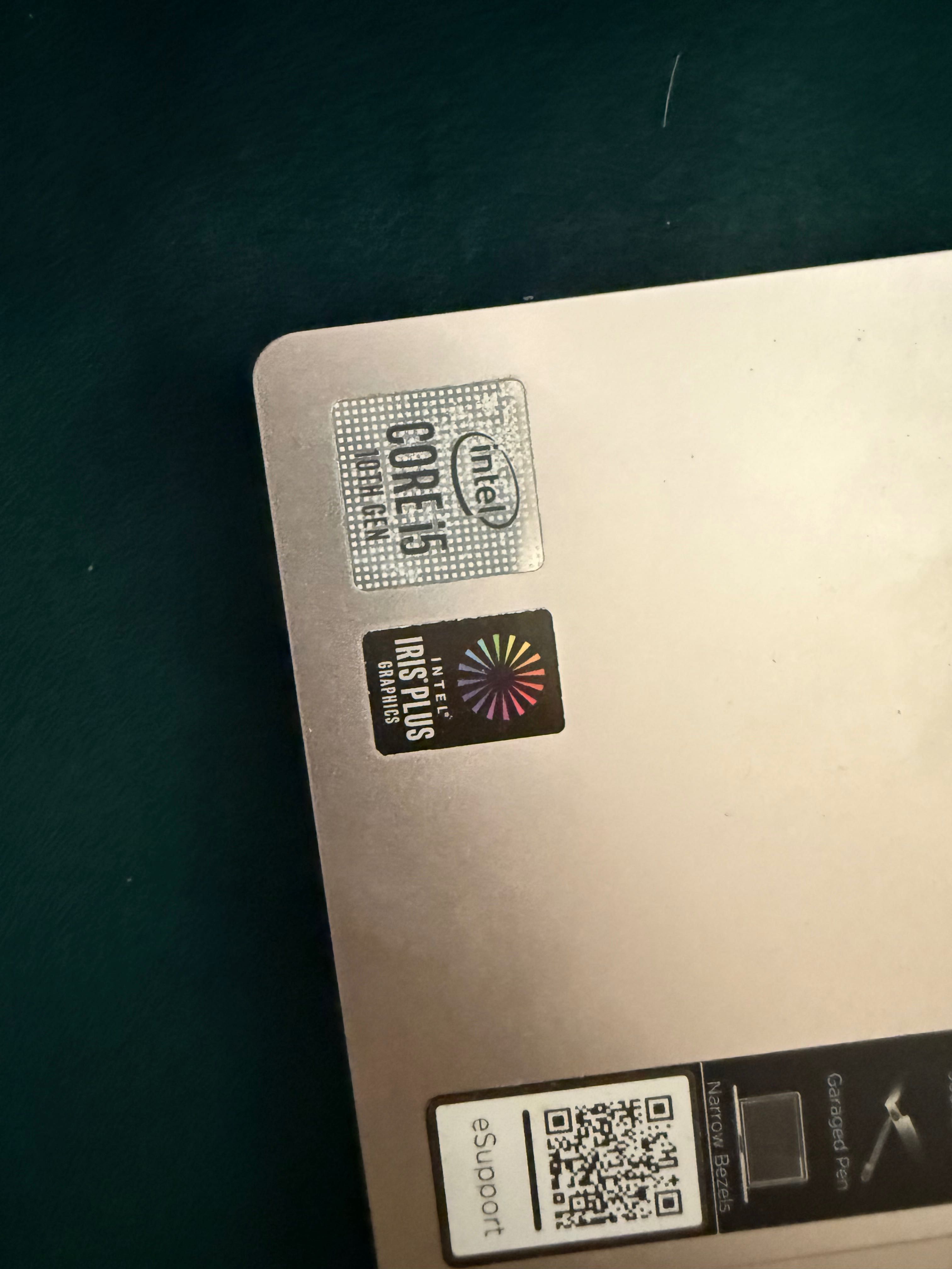 Лаптоп Lenovo YOGA