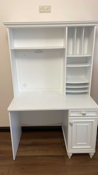 Рабочий стол турецкого производителя Cilek, серия Romatic