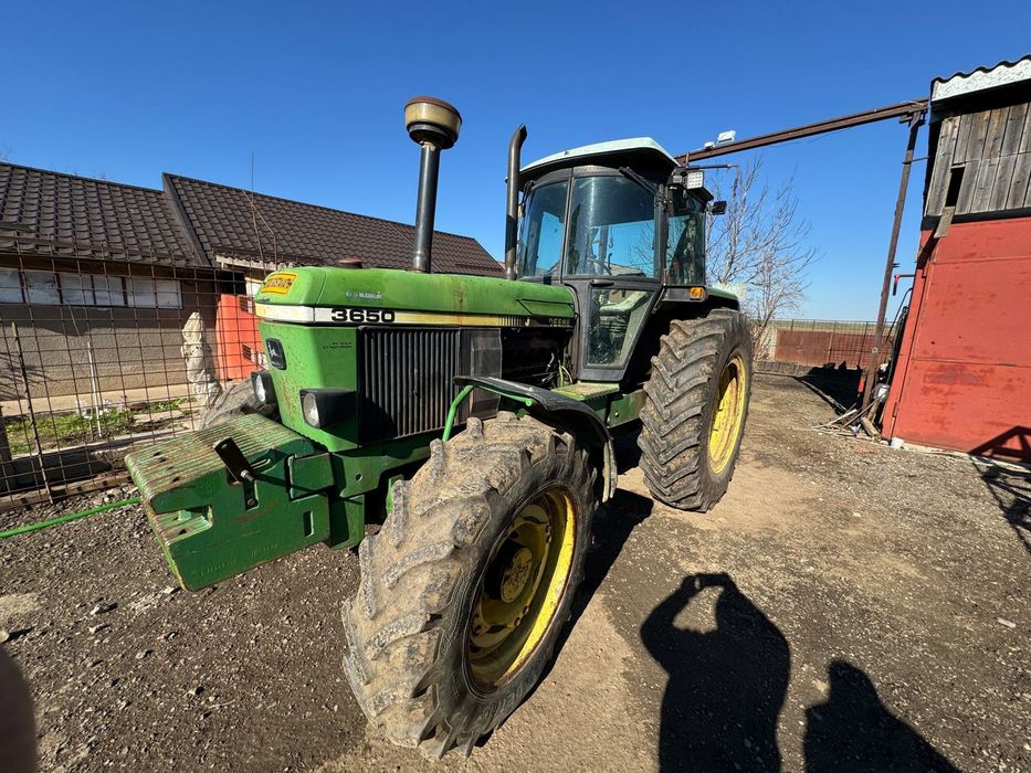 Vând tractor john deere 3650 și plug cu 4 brazde reversibil.Negociabil