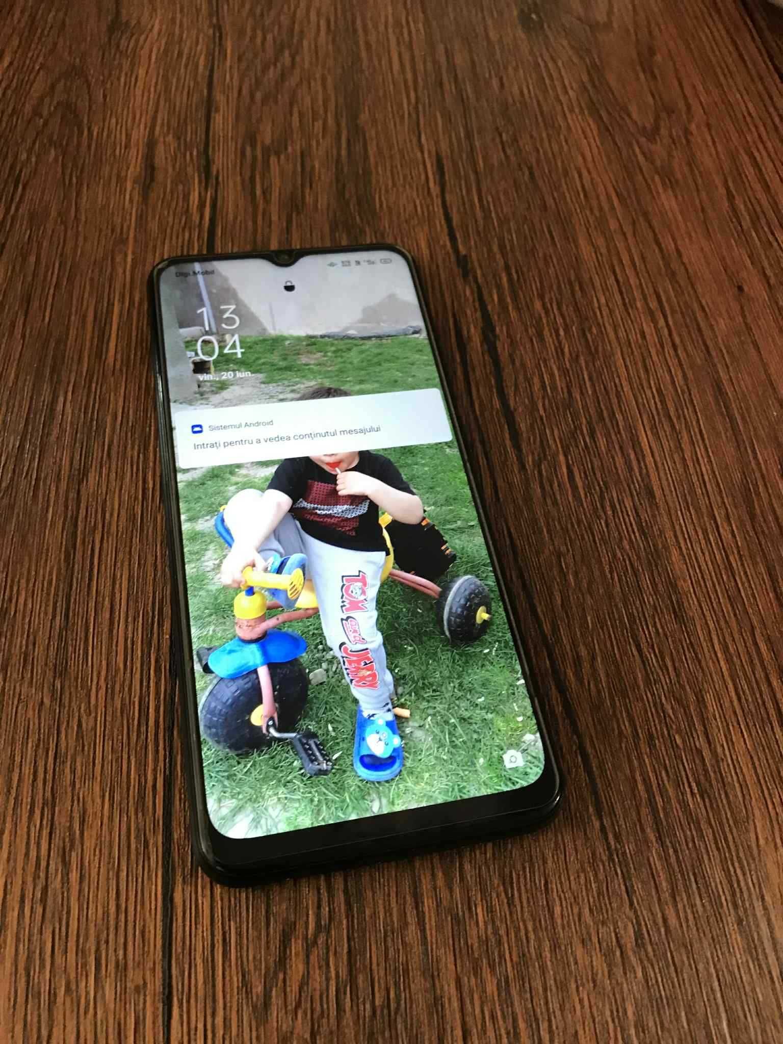 Vând oppo a 15 nou