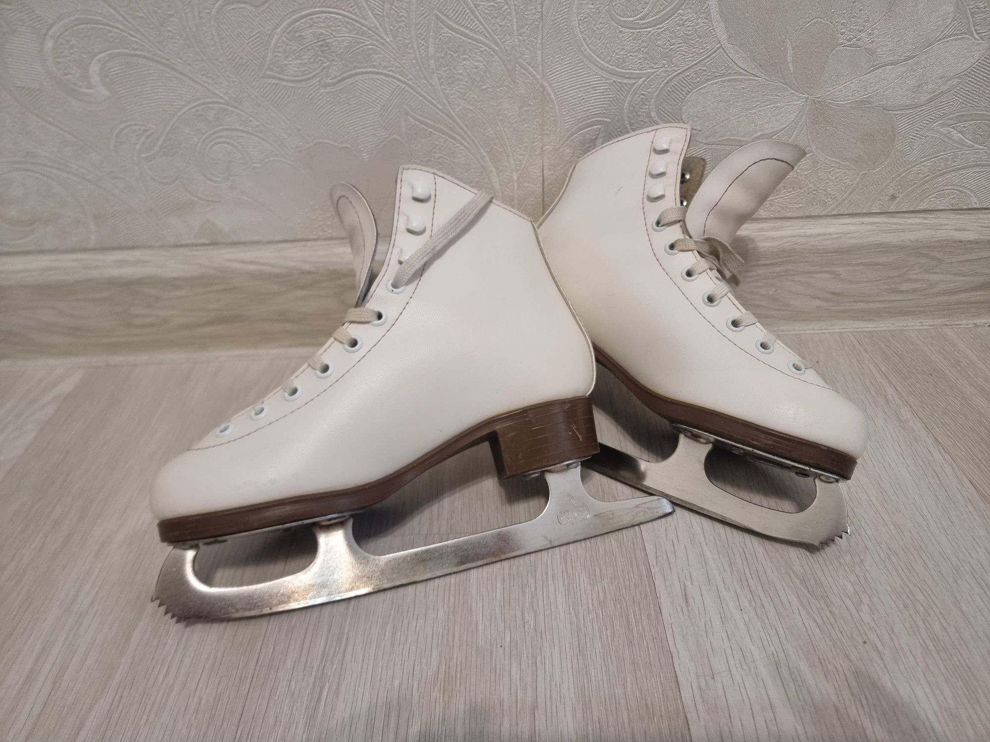 Продаются коньки botas