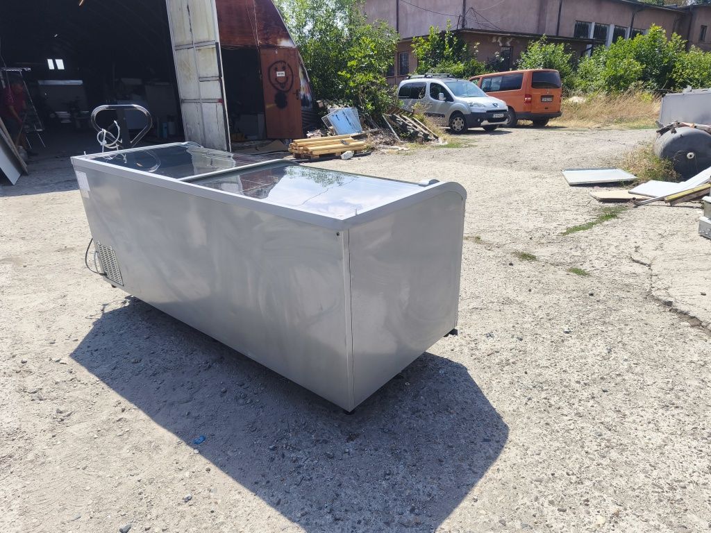 Продавам минусови хладилни витрини