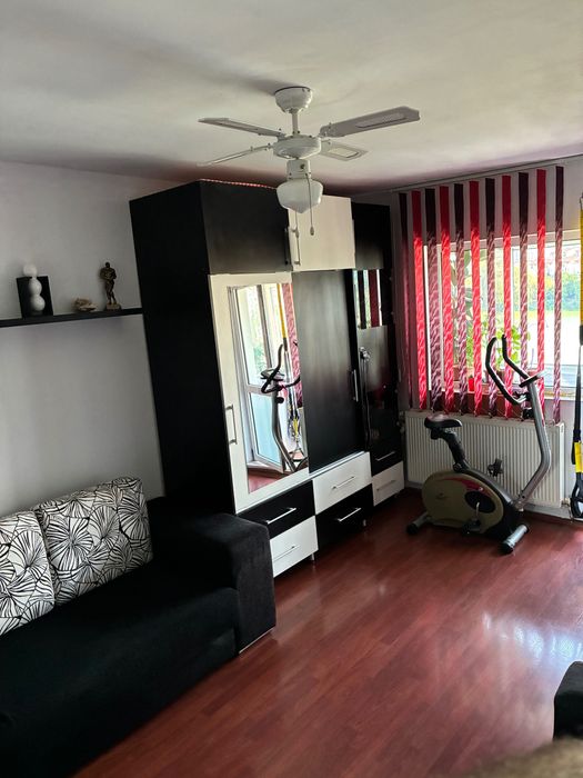 Vând apartament cu 2 camere