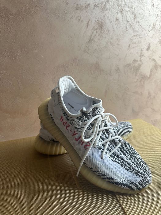 Adidas Yeezy Boost 350 zebra