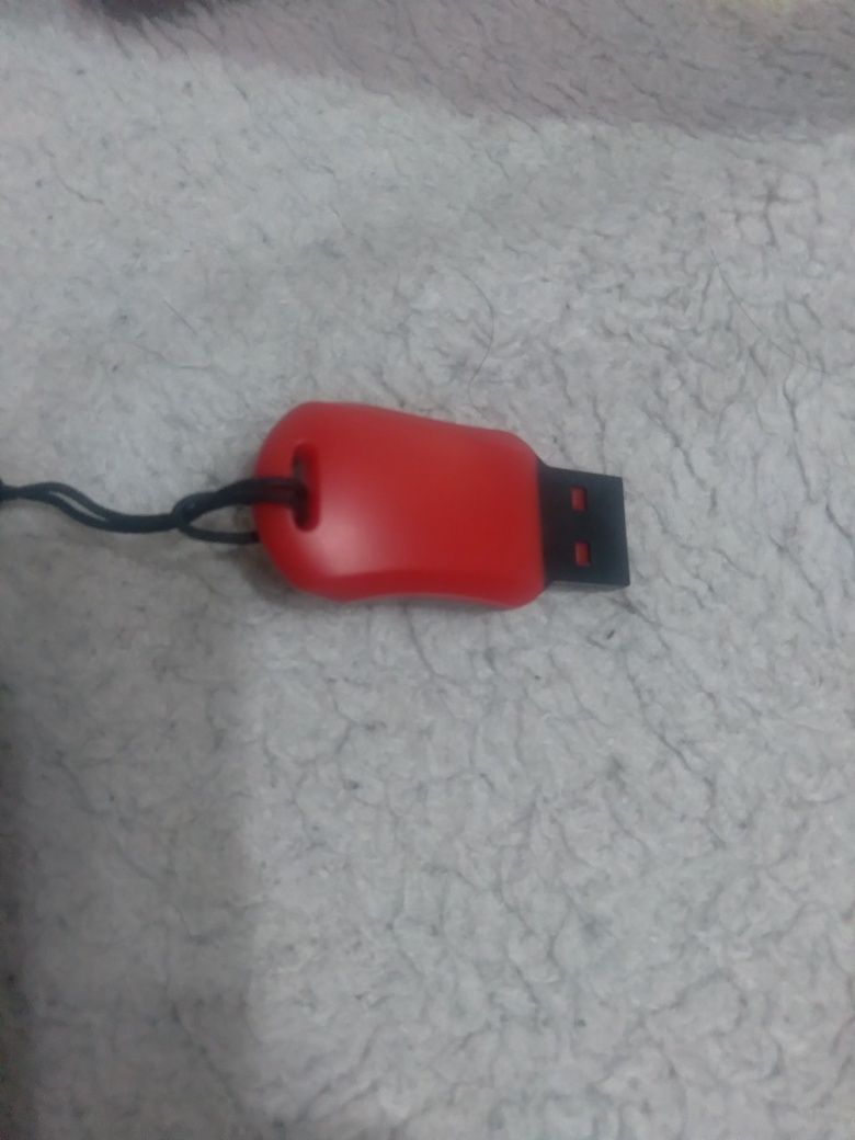 Продам USB флешку 64Гб. Торга нет