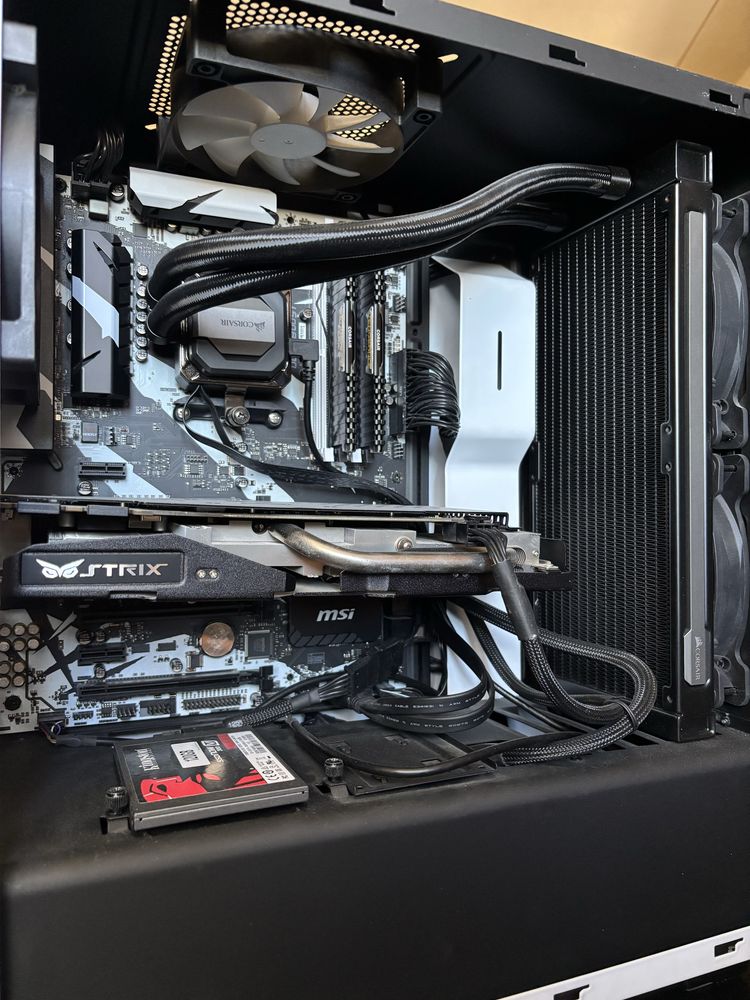 PC construit pe piese