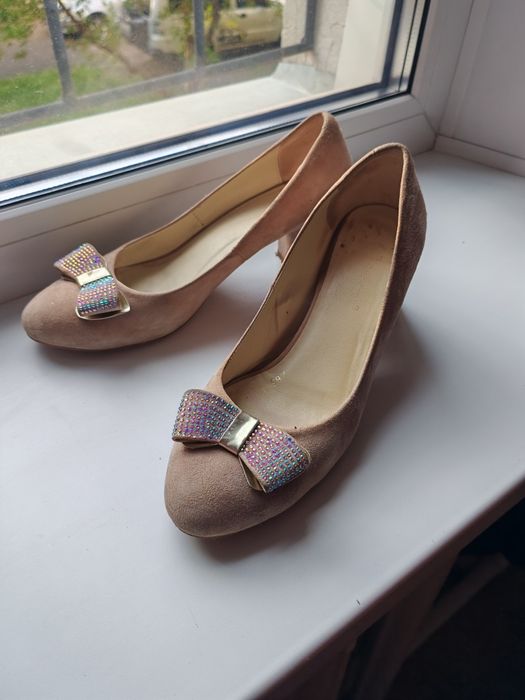 Женская обувь на торжества