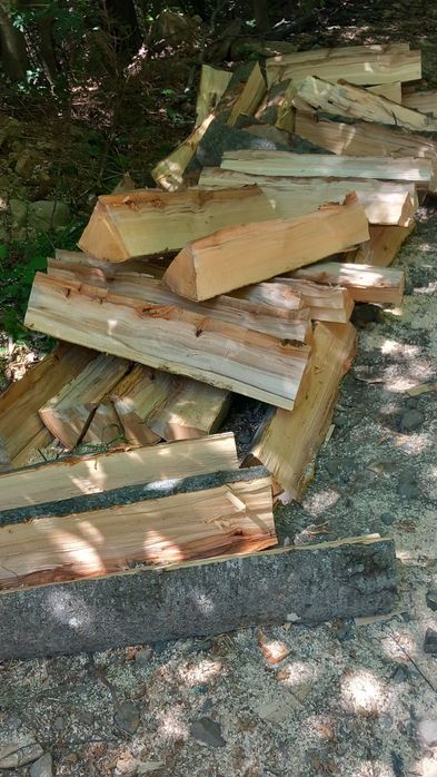 Vând Lemne de foc detali la tel.