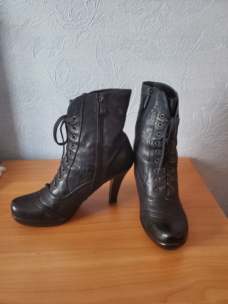 Женские кожаные ботиночки с каблуком, размер 37