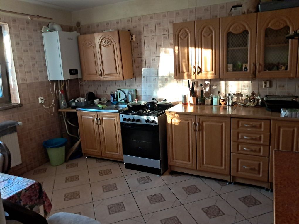 Casă Miroslava în spate la family market