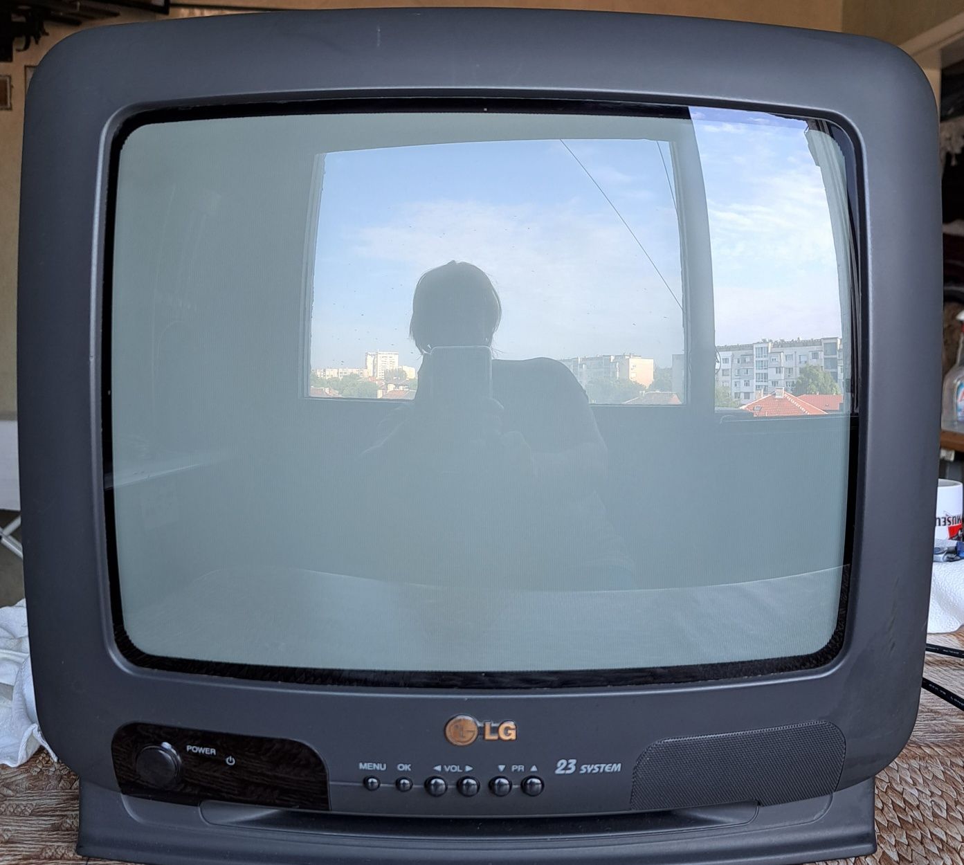 Телевизор.    LG