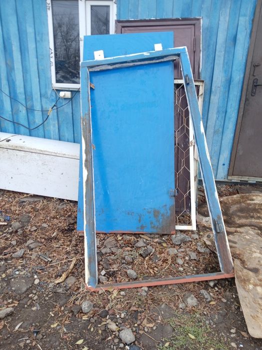 Продам железную дверь. Б. У.