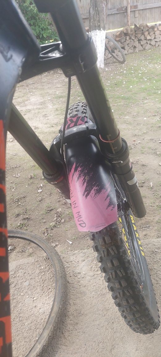 Vând furcă Rockshox boxxer world cup