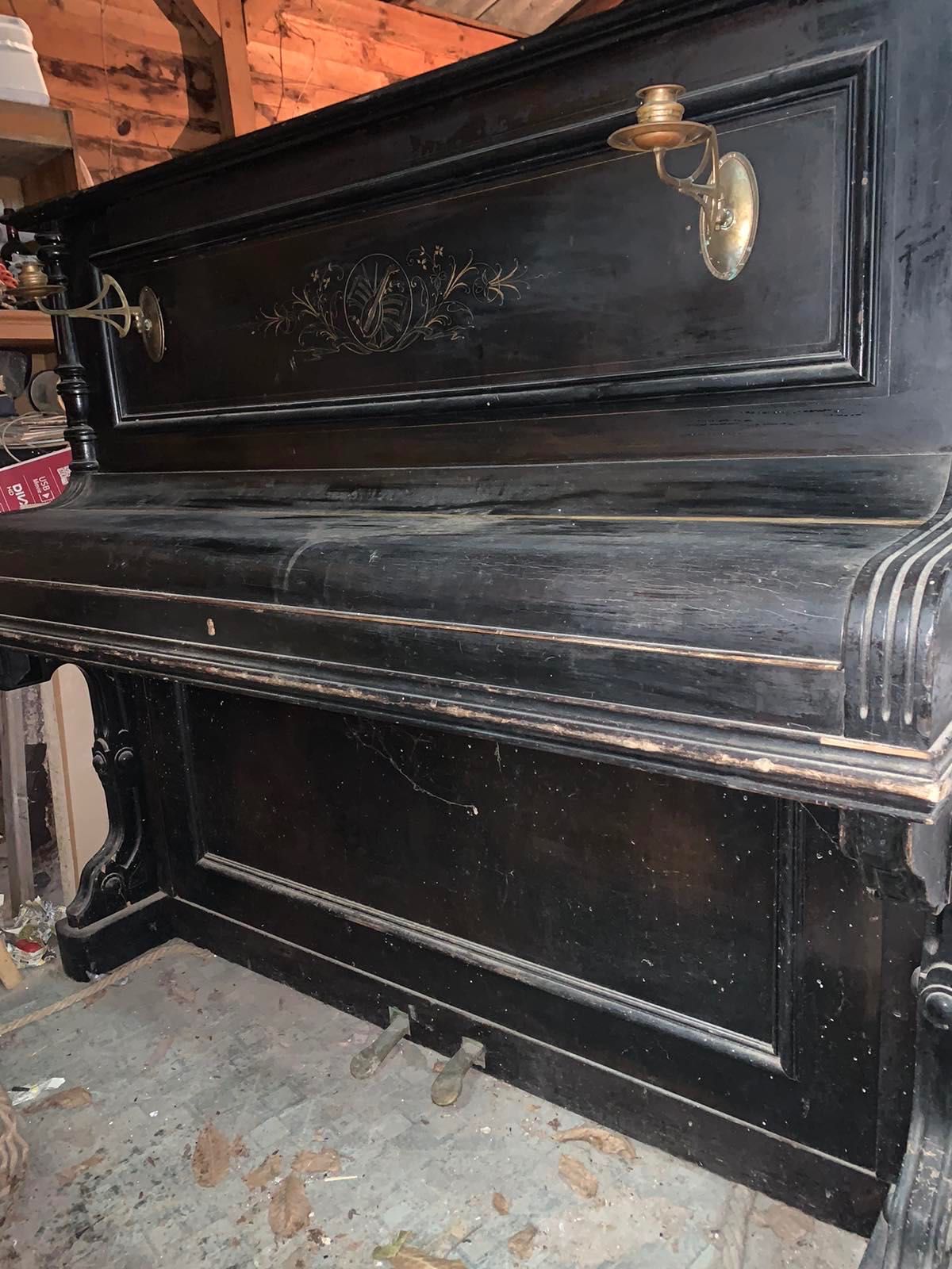 Немско Антично пиано