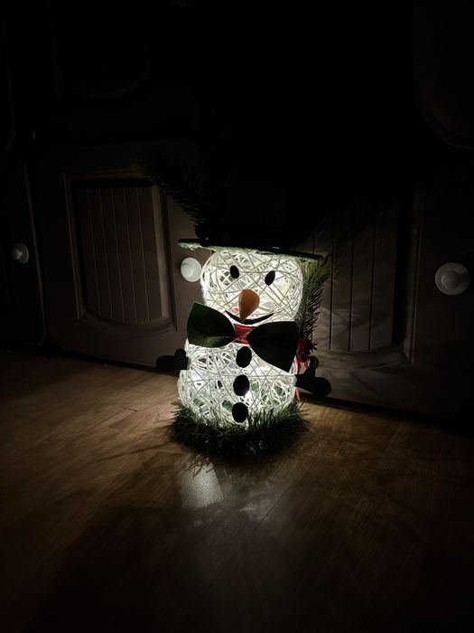 Om de zapada cu led - decor pentru sarbatori